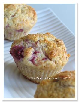树莓酸奶油玛芬的做法