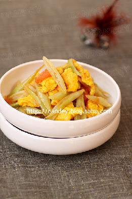 番茄豆角炒蛋的做法