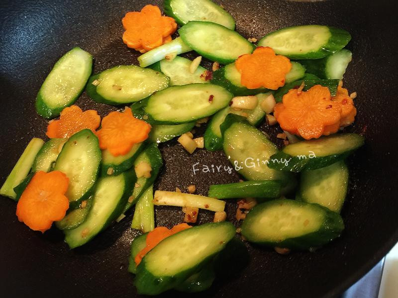 �ƹ�͸�������