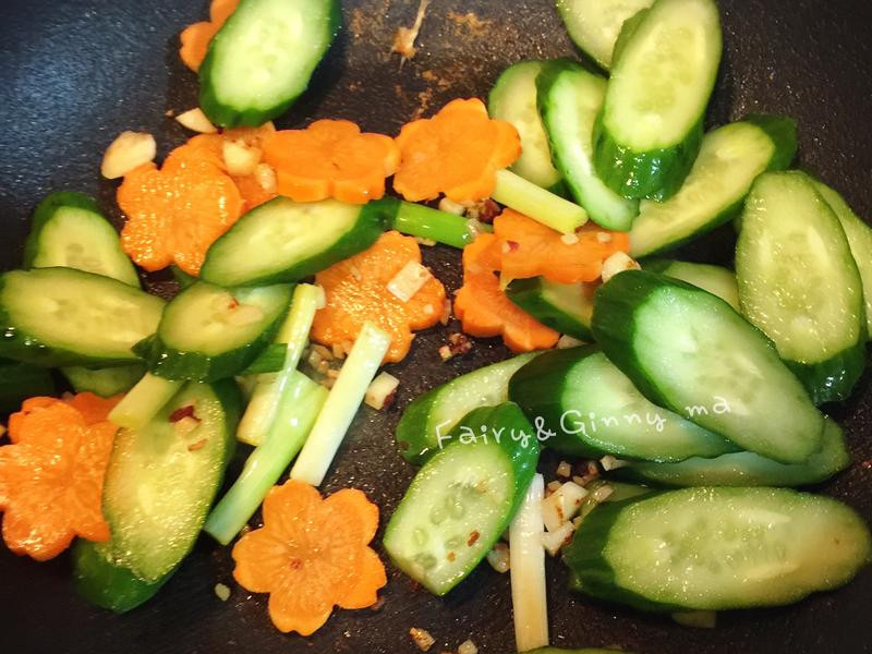 �ƹ�͸�������