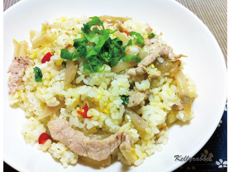 榨菜肉丝炒饭的做法