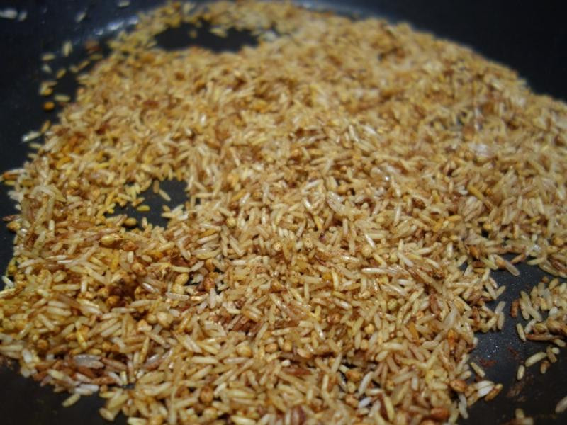 ��ɫ���׷�������