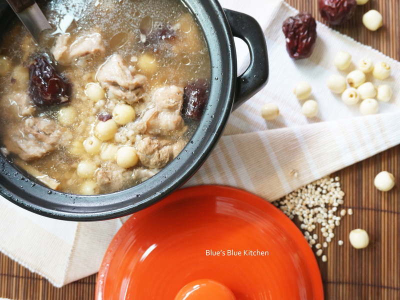 莲子薏米排骨汤的做法