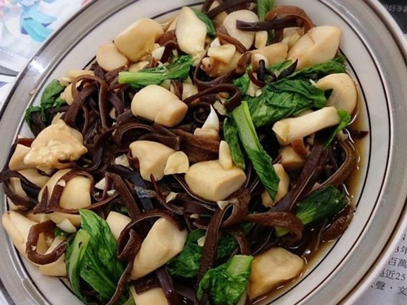 杏鲍菇炒黑木耳丝的做法