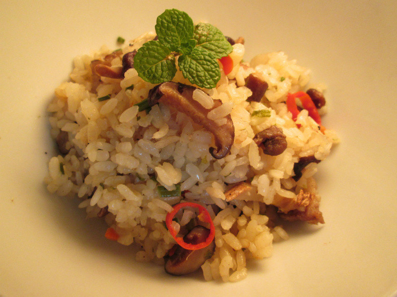 客家咸猪肉煲仔饭的做法