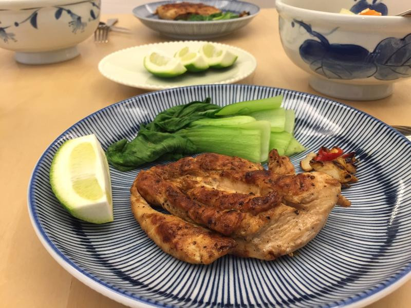 柠檬香煎鸡胸肉的做法