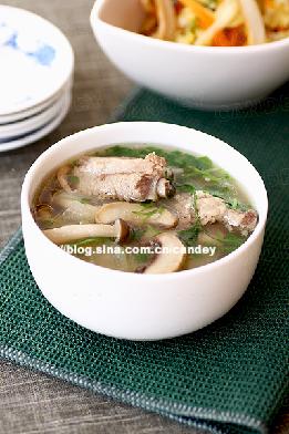 冬瓜蘑菇排骨汤的做法