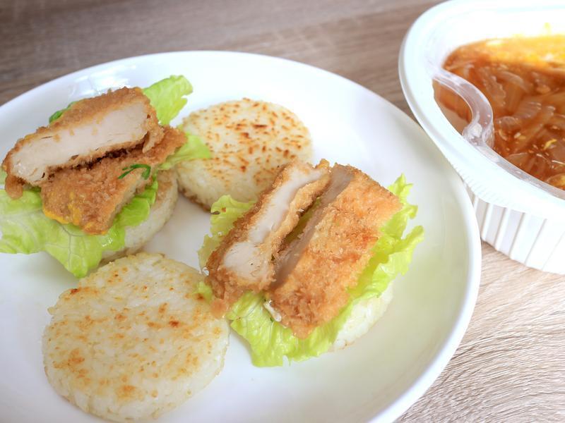 �ͷ缦���׺���_С��ʳ�õ�����