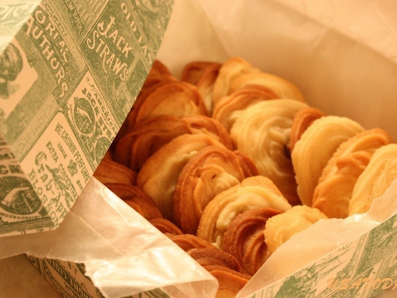 �������ݡ�һ�ڽ�һ�ڵ����ֱ���Danish butter cookies������