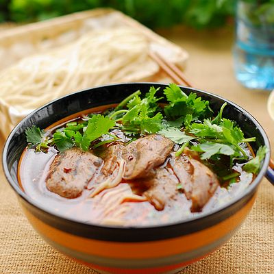 那一碗红油满满香菜满满的牛肉拉面的做法