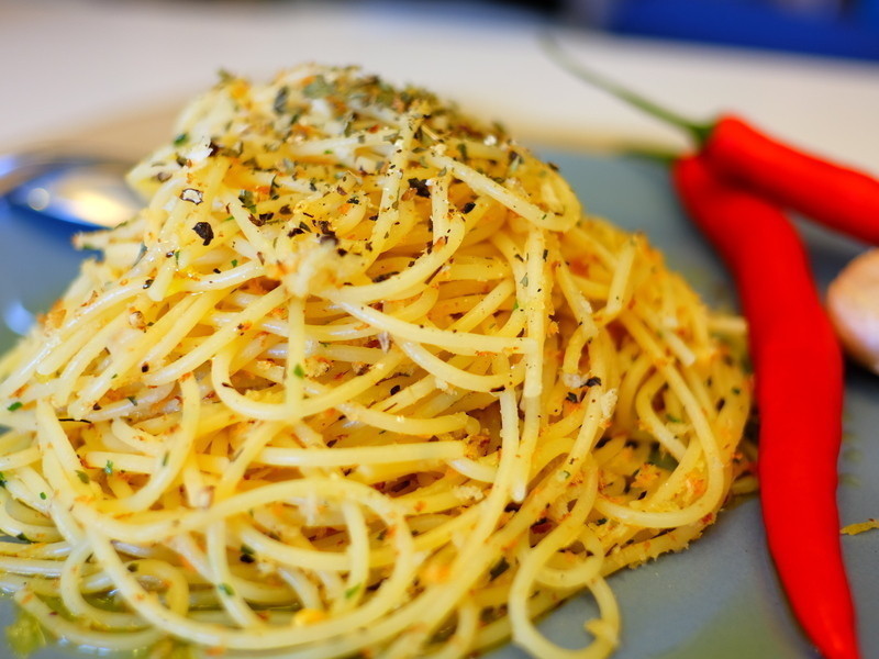 [A cook] �������������������������