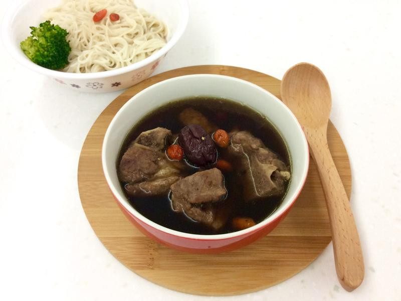 十全药膳排骨汤的做法