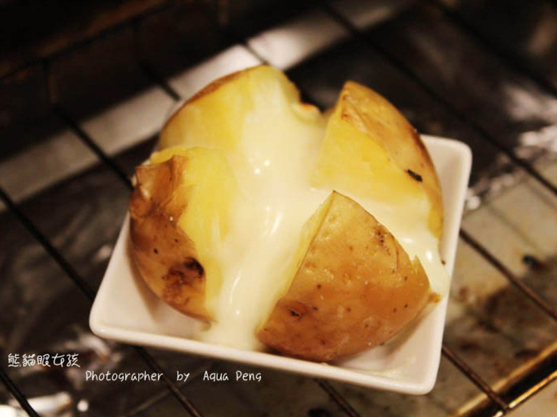 【简单做菜】肥滋滋消夜场。爆浆起士马铃薯的做法