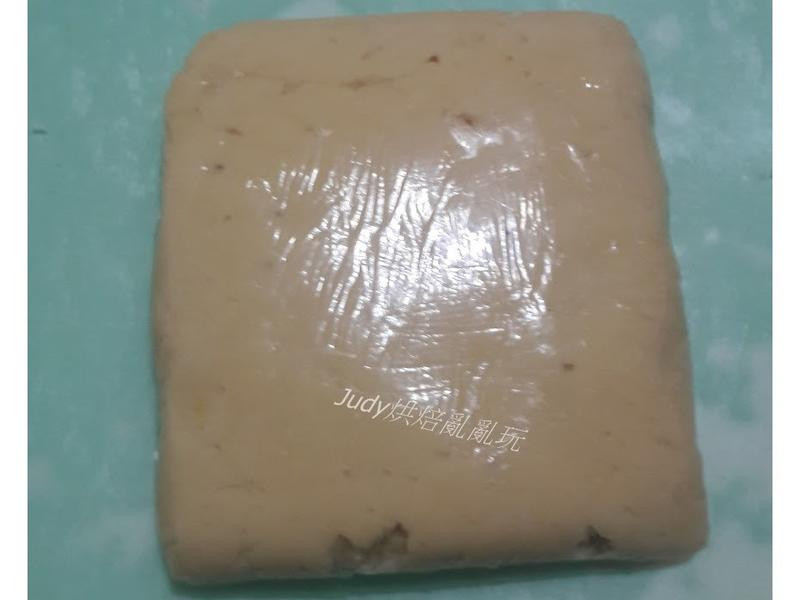 ��ʽ�ͷ���ʿ�ɵ�����