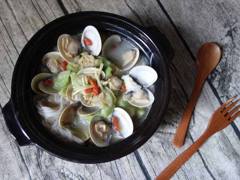 丝瓜蛤蛎面线的做法