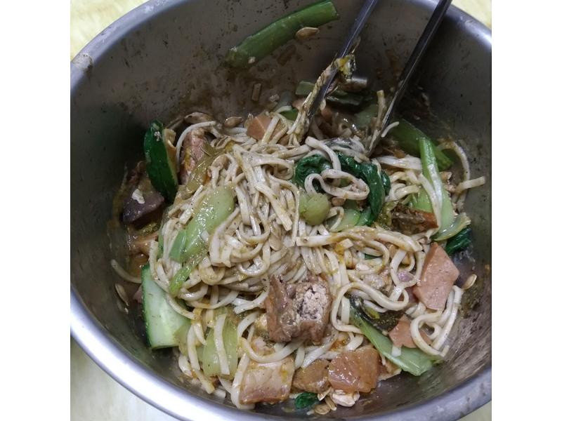 鲁肉拌黑芝麻拌面的做法