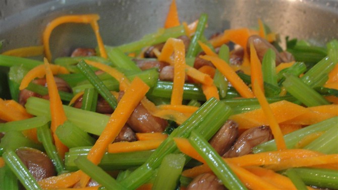 ��������ļ�С����---�۲˻����׵�����