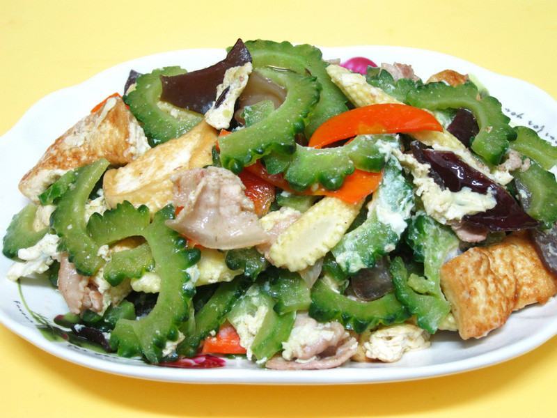 冲绳苦瓜炒什锦的做法