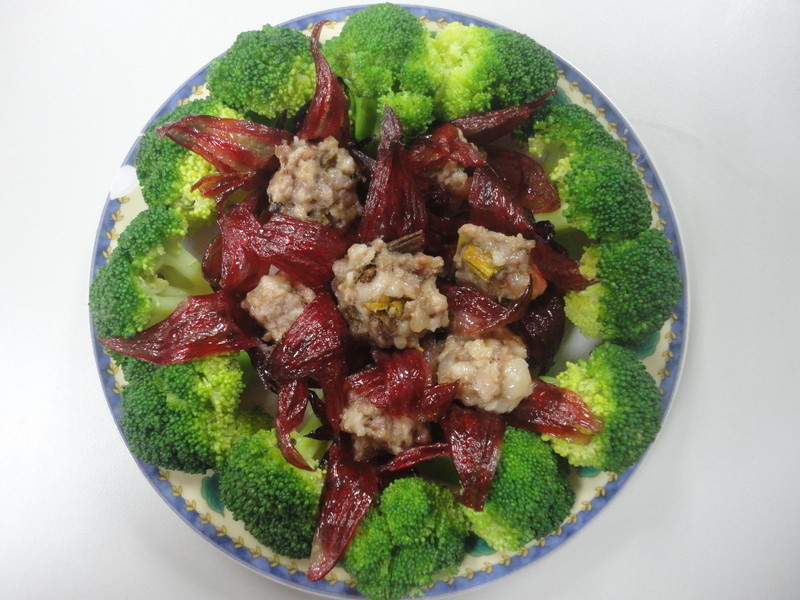 金钻洛神花含苞金针肉丸台东农产好料理的做法