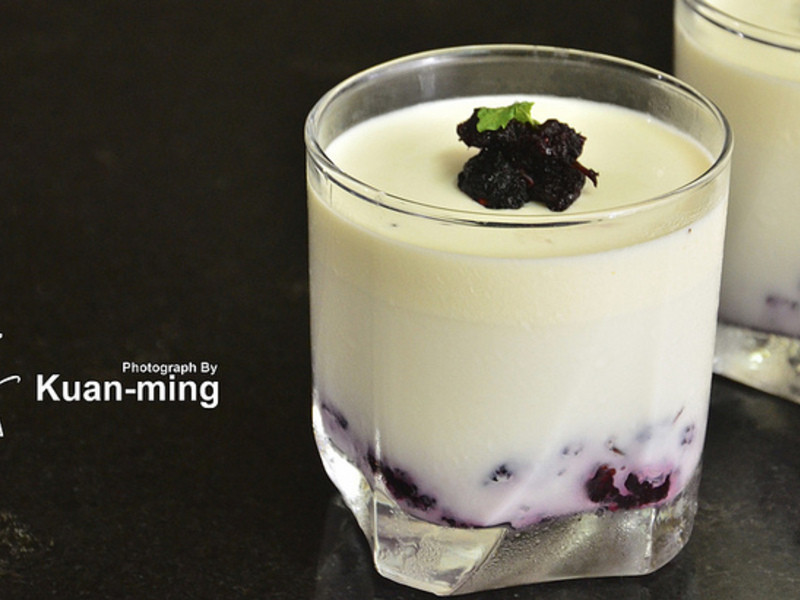 【差不多食谱】桑椹鲜奶酪 Panna Cotta with Mulberries的做法