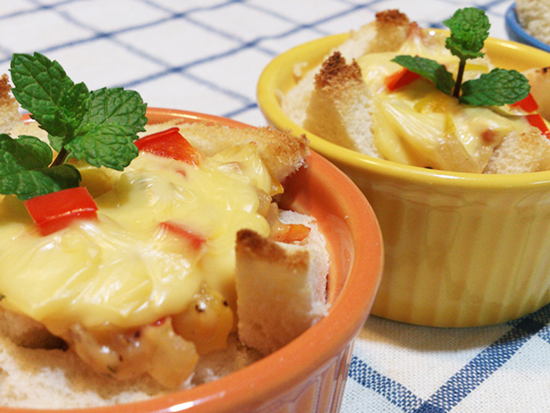 香浓白酱烤土司盅的做法