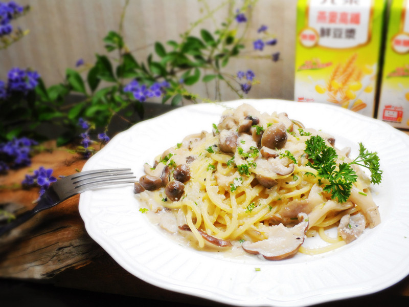 白酱菌菇义大利面~【光泉加值型植物奶】的做法