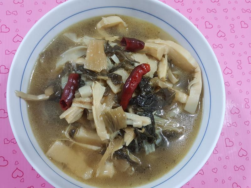 椒香卤朴菜笋干的做法