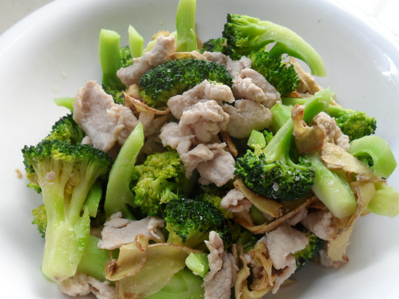 麻油肉片炒青花菜的做法