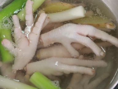 �����צ������