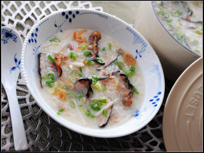 蚵干香菇粥的做法