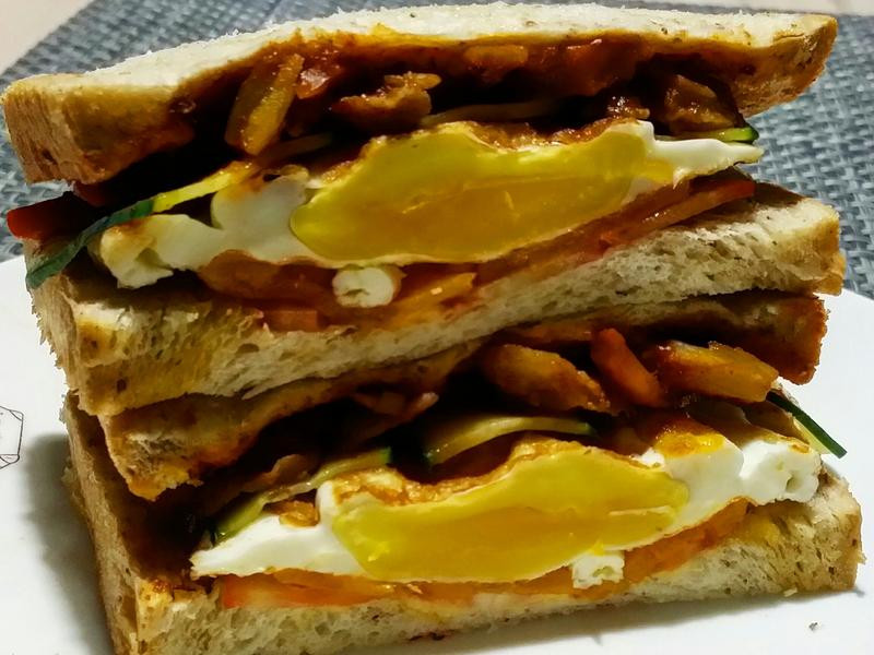 韩式辣酱猪五花三明治的做法