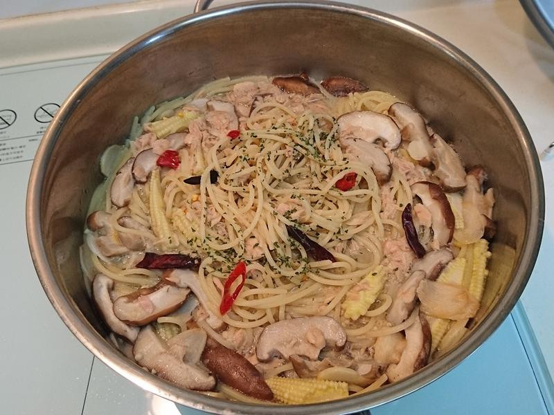 蒜香鲔鱼香菇义面的做法