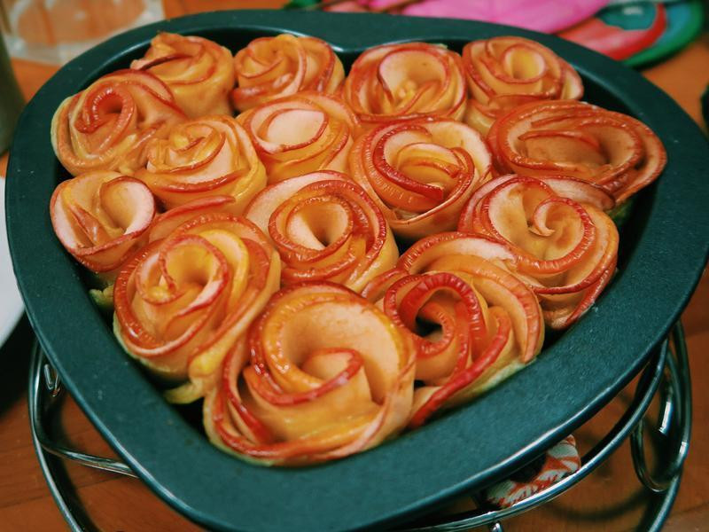 卡维兰水蜜桃果酱玫瑰花苹果派的做法