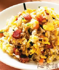 蒜味香肠炒饭的做法