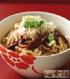 香菇鸡丝拌面的做法