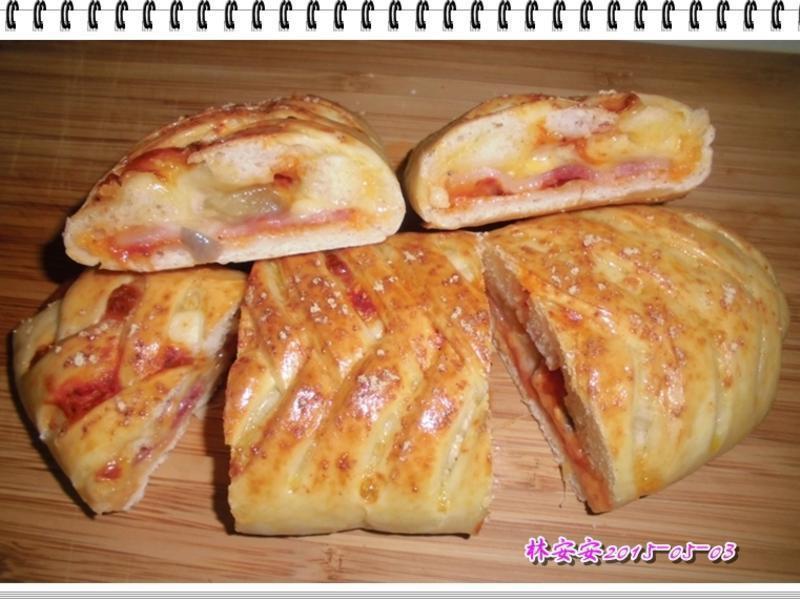 鞋带编织~凤梨培根披萨面包的做法