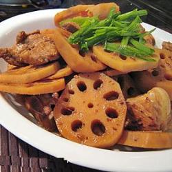 南乳莲藕炆排骨的做法