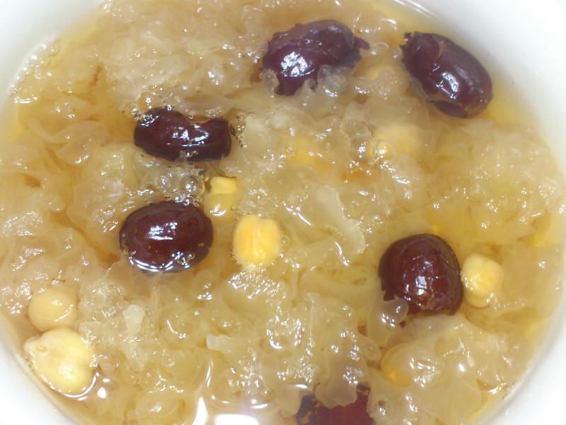 雪莲银耳汤(亲民版燕窝)的做法