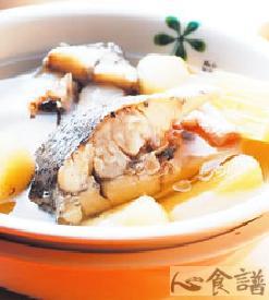 荸荠甘蔗炖鱼的做法