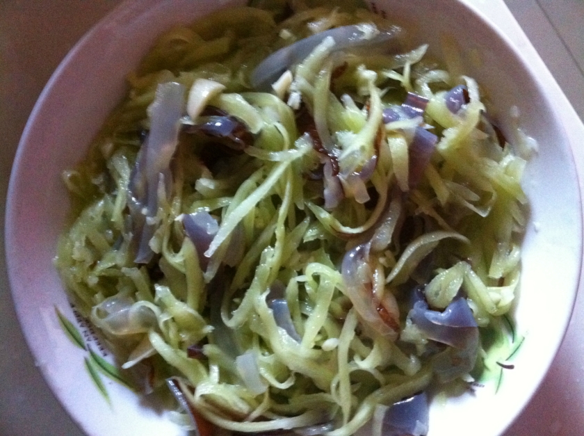 凉拌海蜇莴笋的做法