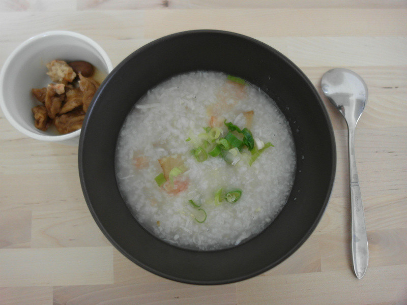 Licca【碎姜虾仁吻仔鱼粥】的做法