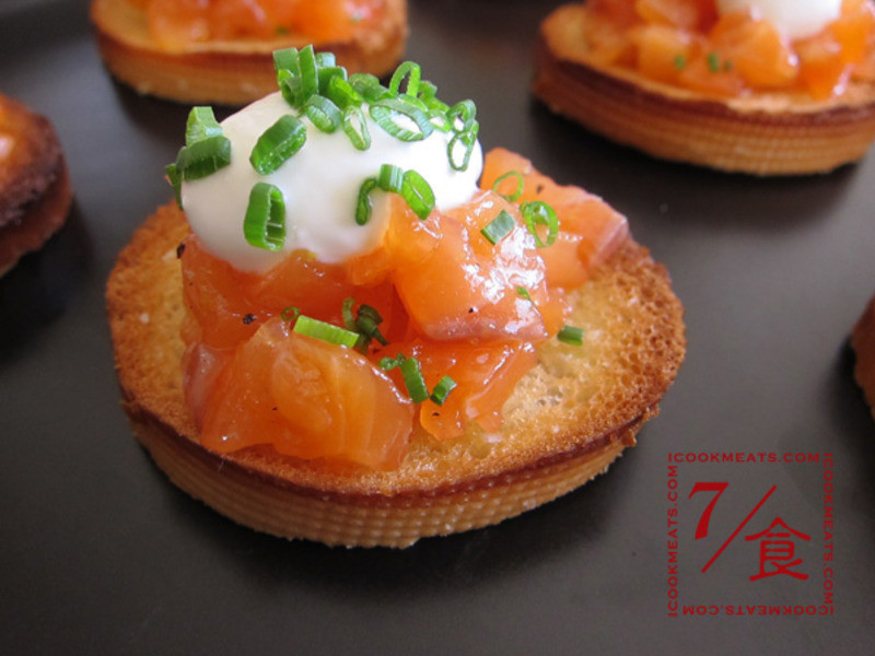 【7/食】盐渍鲑鱼烤面包的做法
