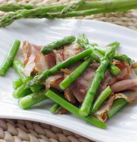 快手小炒——芦笋培根的做法