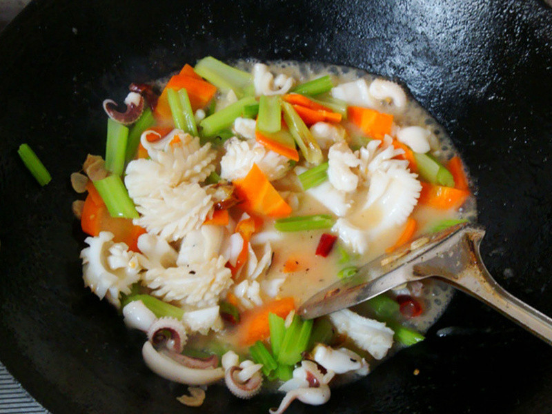 ��̨�ˣ�������֦������