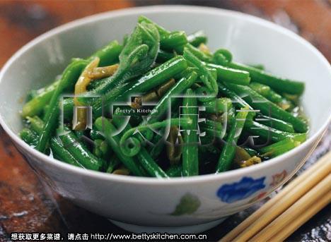 南瓜头炒榨菜的做法