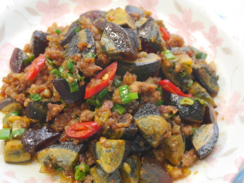 麻婆皮蛋的做法