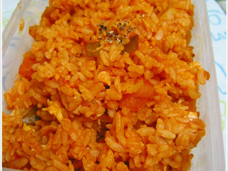 意式风味蕃茄佐香料炒饭的做法