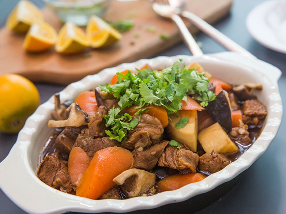 双冬焖羊腩的做法