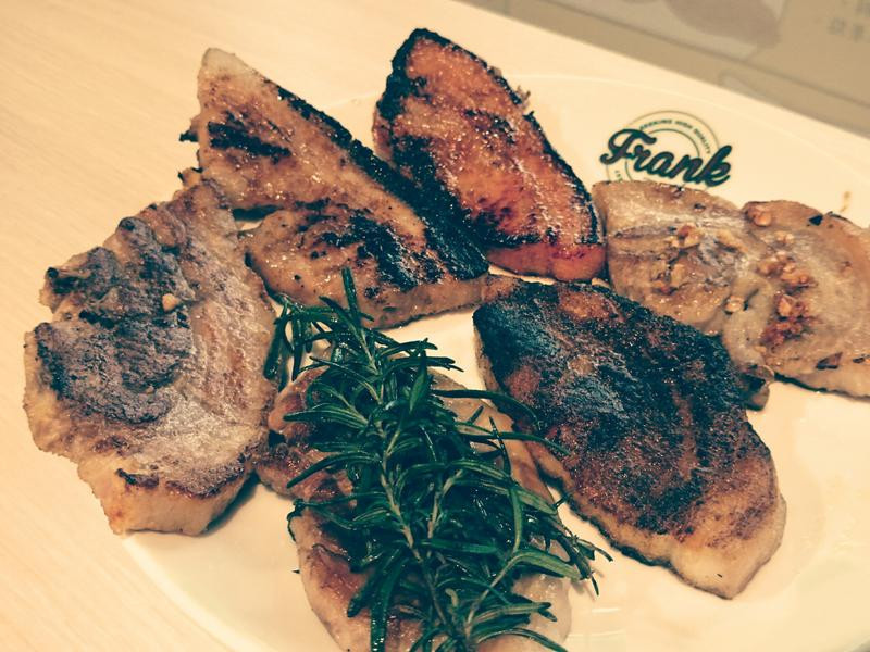 ��ɫ���������