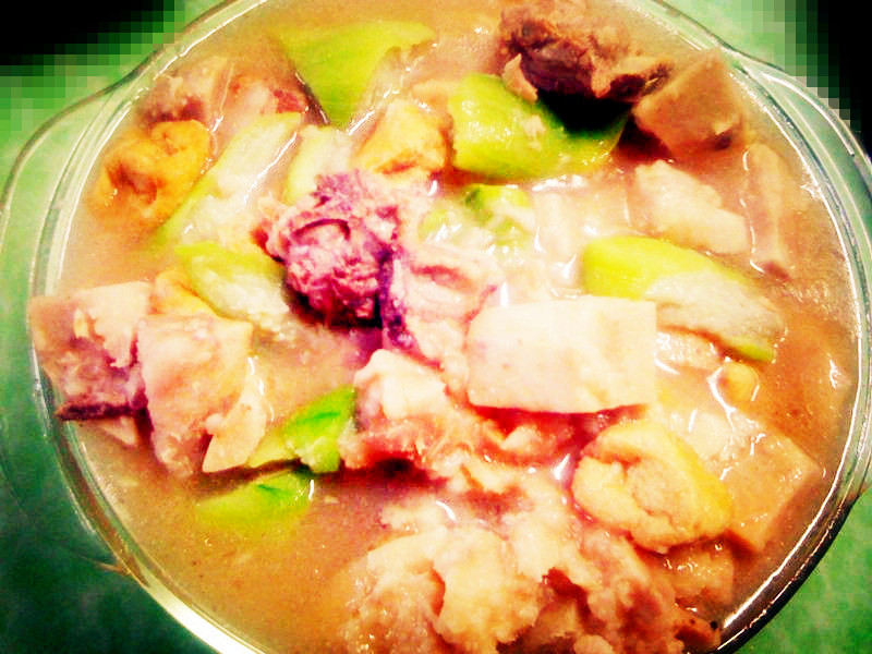 芋香骨煲淋丝瓜的做法